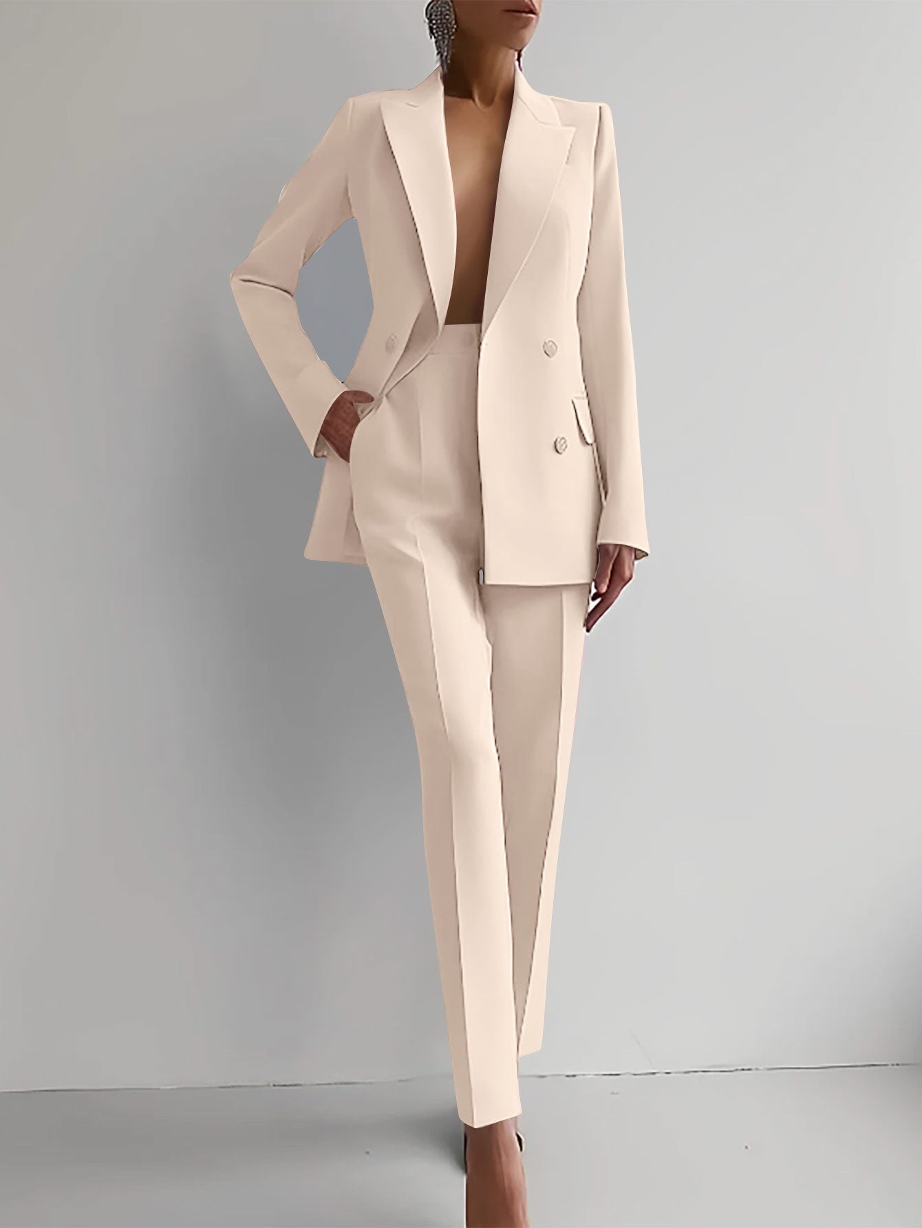 Virella – Power Suit für moderne Eleganz